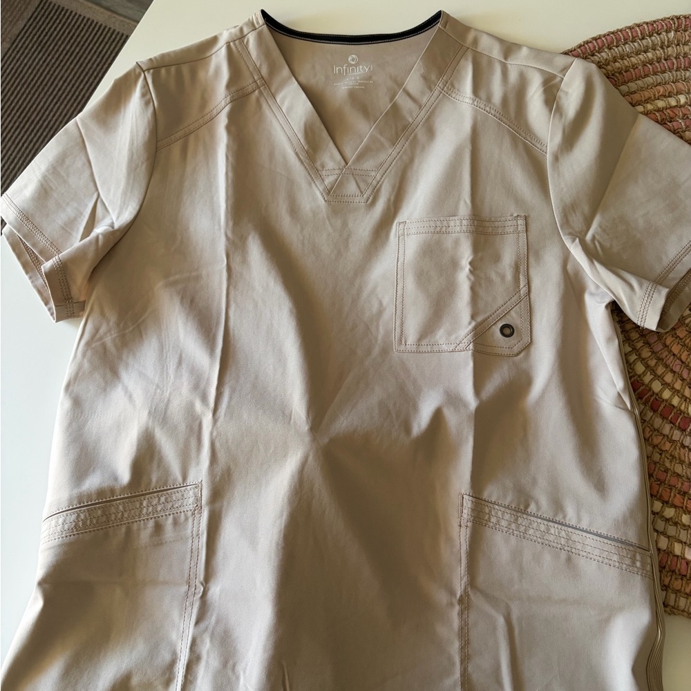 NFINITY Men's Beige Short Sleeve Tee